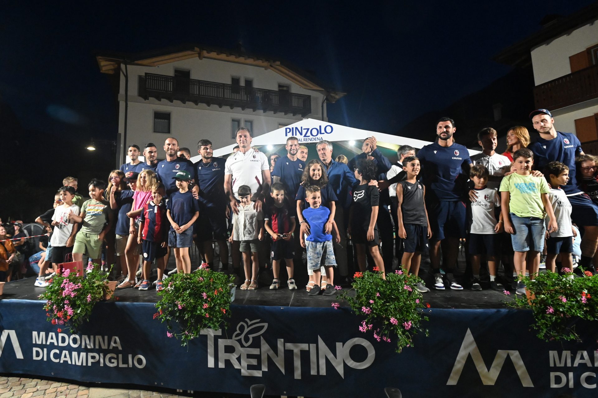 La Presentazione Della Squadra A Pinzolo Sfoglia La Gallery Bolognafc